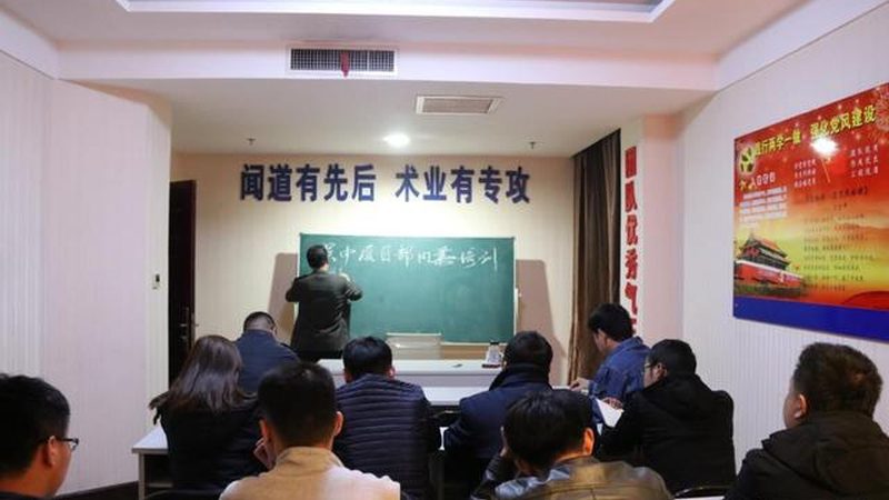 在众多报价中，企业如何判断性价比呢？以下是一些建议：